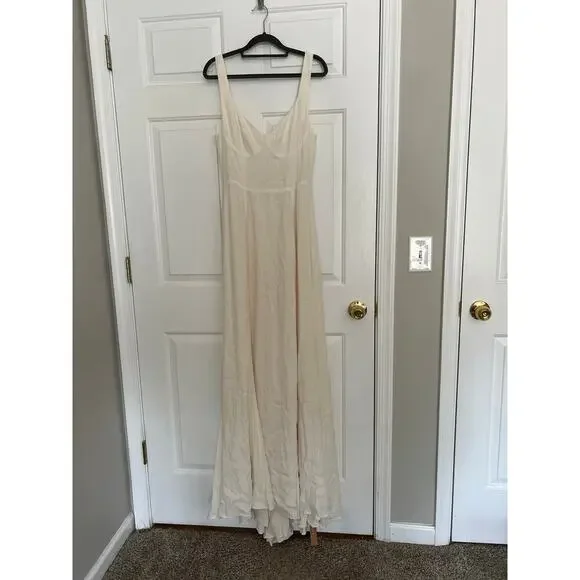 NWT Reformation Lecce Wedding Dress (flaw - see description) Size 6 - Picture 2 of 10